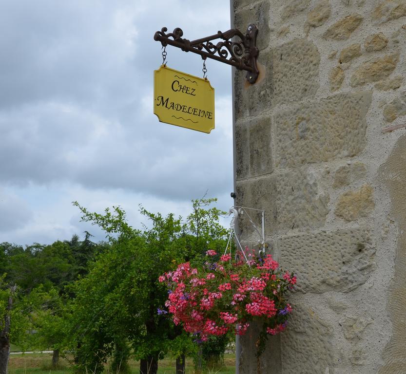 Chez Madeleine Bed & Breakfast Saint-Colomb-de-Lauzun Exterior photo